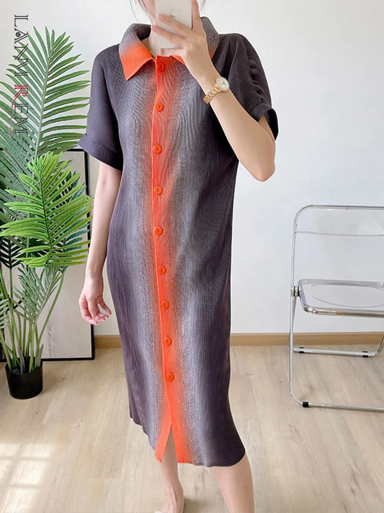 

LANMREM Pleated Gradient Dress Lapel Contrast Color Short Sleeves Long Slim Elegant Party Clothing Female 2022 Summer 2R3758