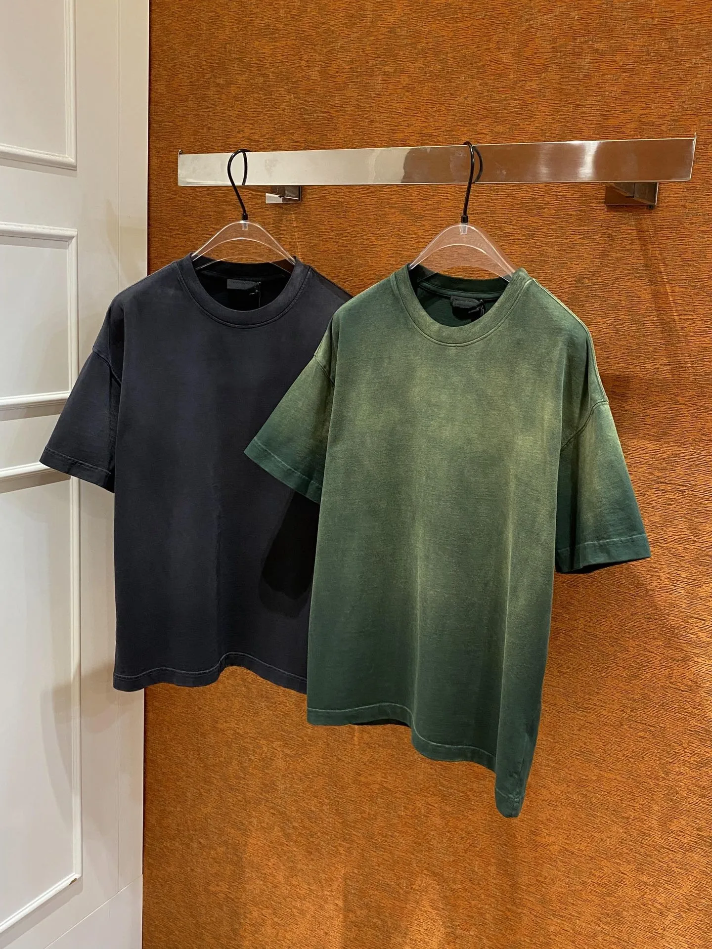

2023 Summer New Round Neck Short Sleeve T-shirt for Men and Women Fashion Simple Loose Washed Old Green High Quality Top
