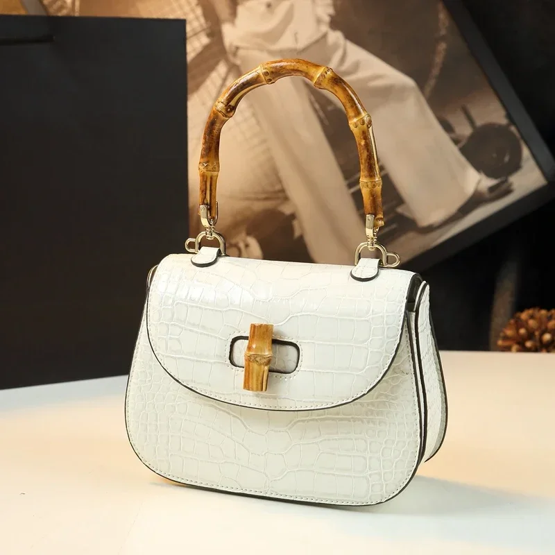 Женская сумка-мессенджер из натуральной кожи с крокодиловым узором