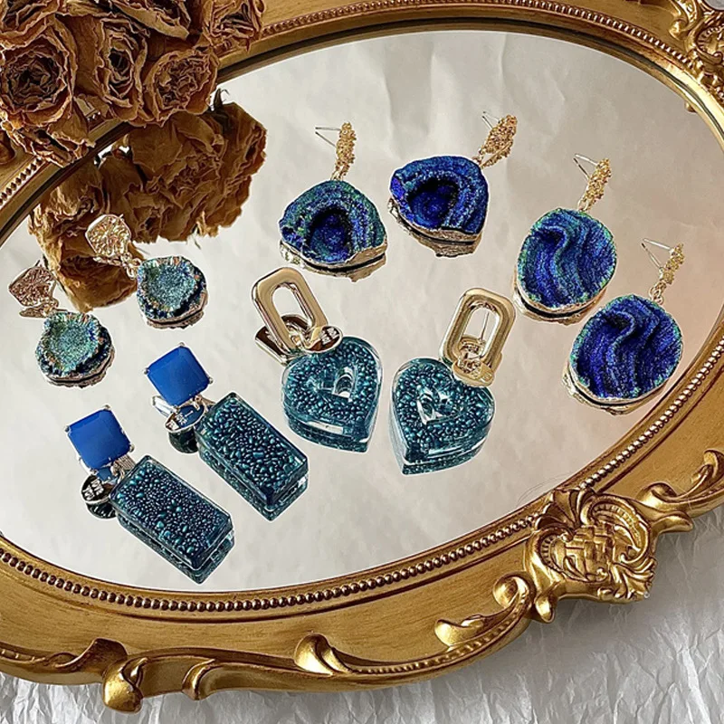 Женские серьги-подвески с имитацией камня