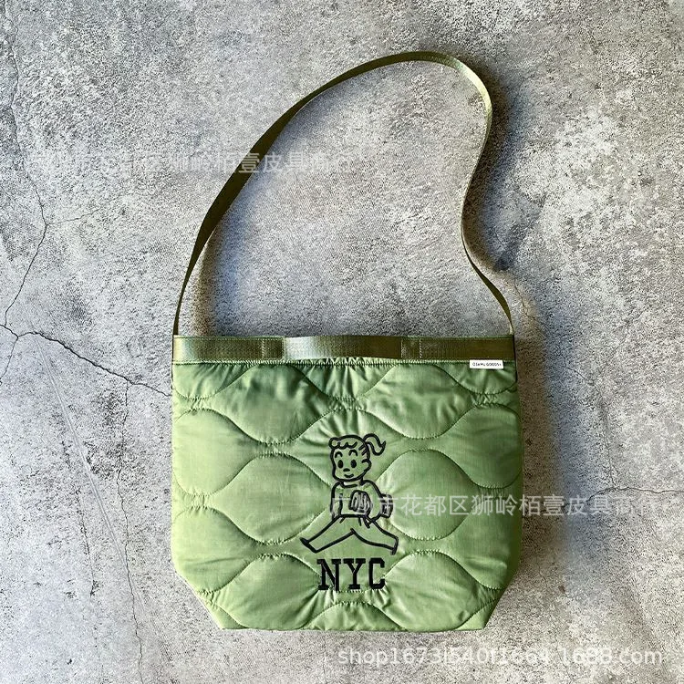 

Сумка через плечо с вышивкой в японском стиле