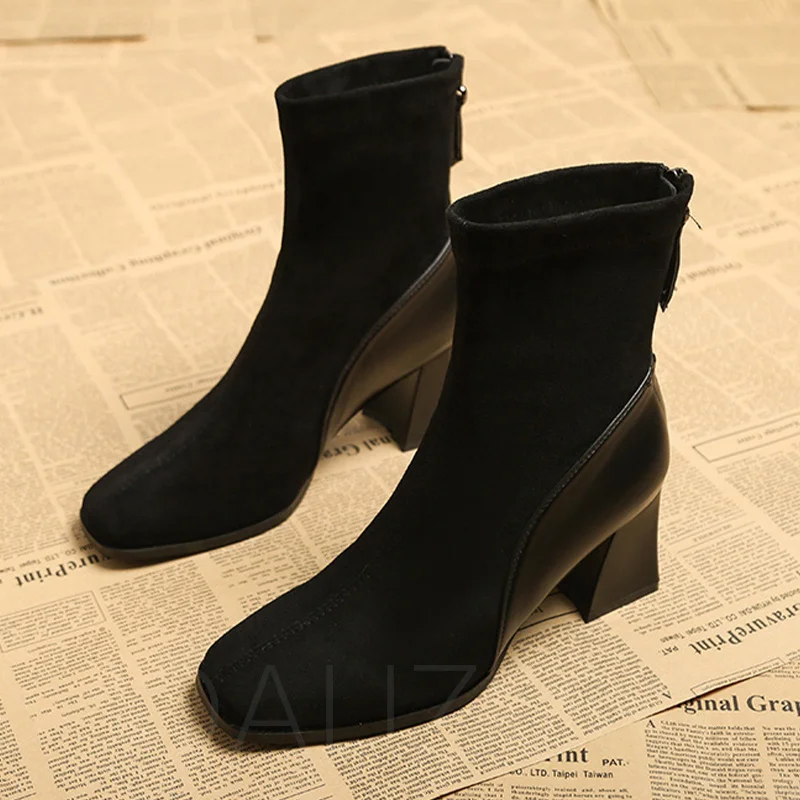 

Женские ботинки челси на высоком каблуке, зимняя новая модель 2022, модная обувь, готические дизайнерские классические ботинки с квадратным н...