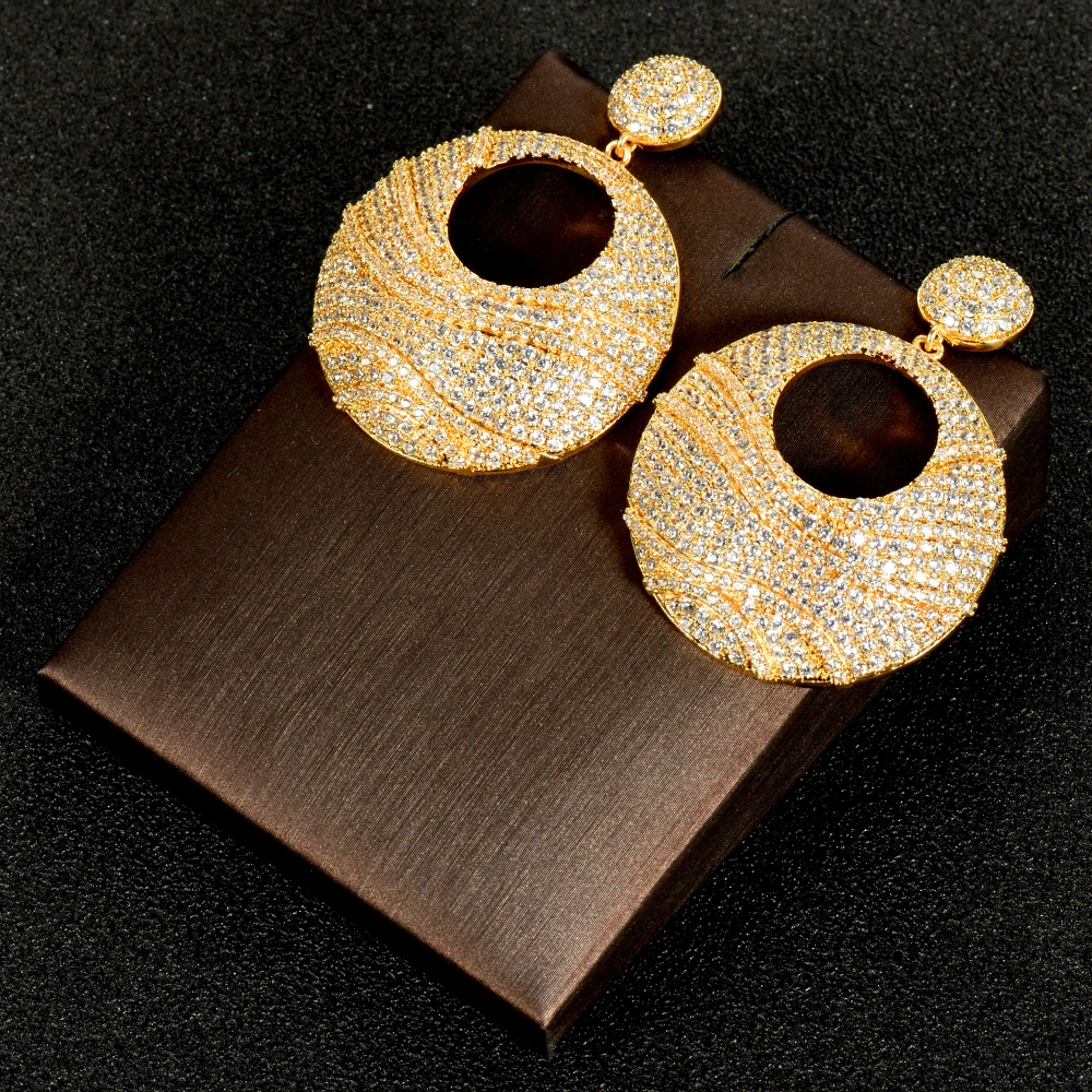 

Fashion Elegant Dubai Gold Color Earrings Trendy Geometry Design Full Mirco Paved Drop Earrings Accessories Wholesale E-991