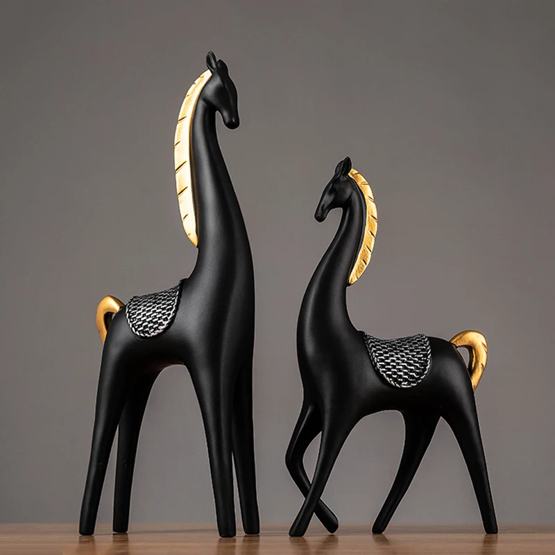 

A Pair Horse Statue Abstract Animal Resin Model Nordic Home Decor Accessories Art Deer Sculpture New Year Decoration Crafts Gift