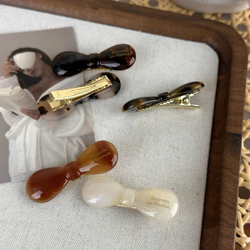 Заколка для волос в стиле ретро