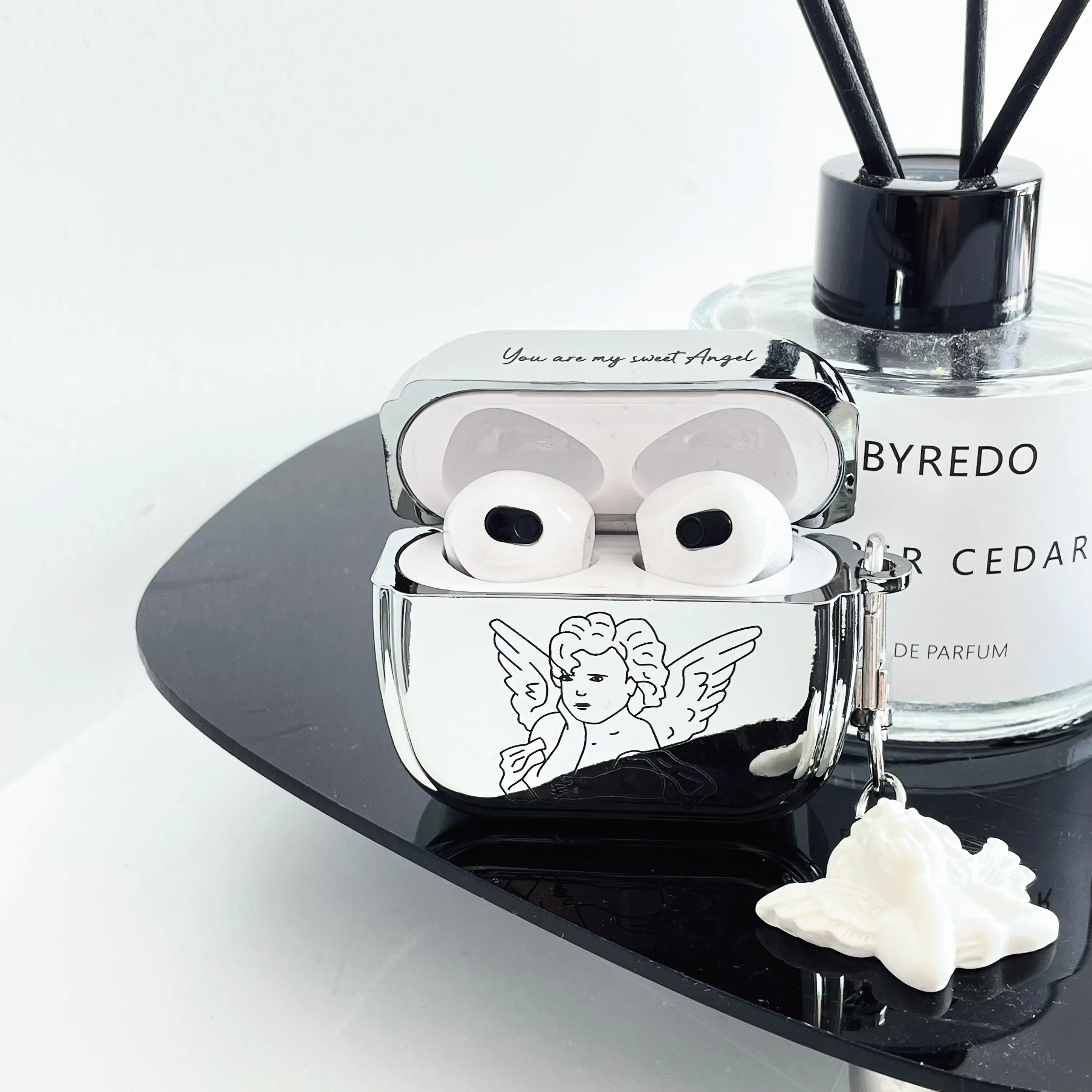 

INS Cool Metal Angel Luxury Clear TPU Silver Shell For Apple Airpod Pro 3 2021 Cover 2 1 Bluetooth Earphone Case With Keychain