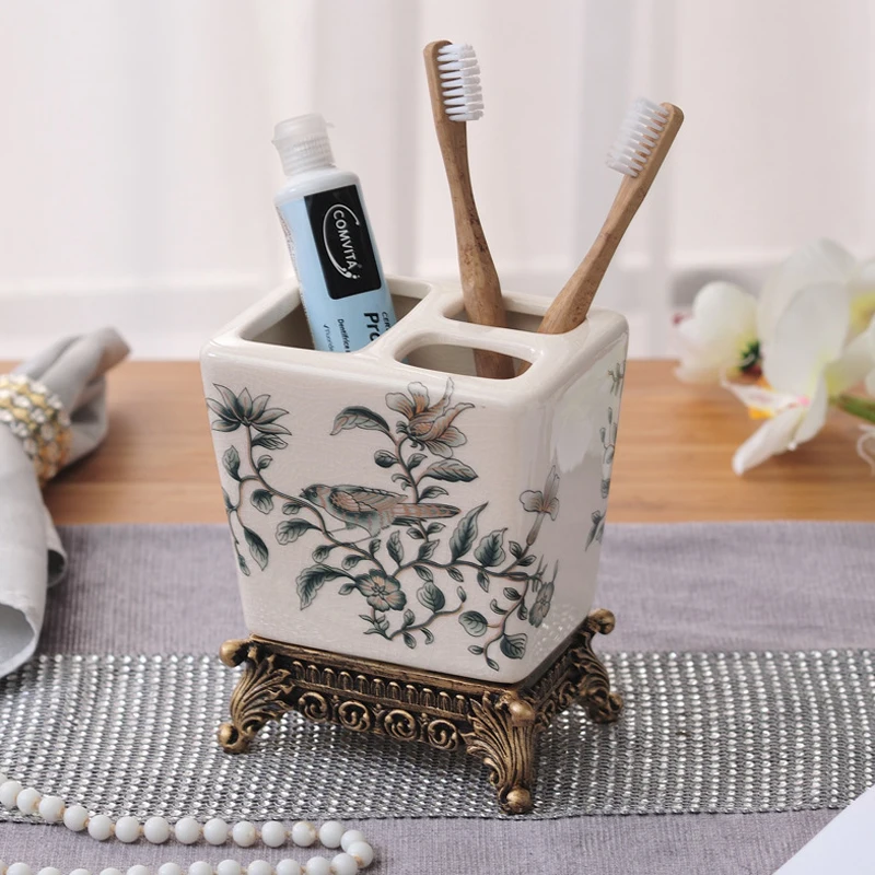 Винтажный керамический держатель для зубных щеток