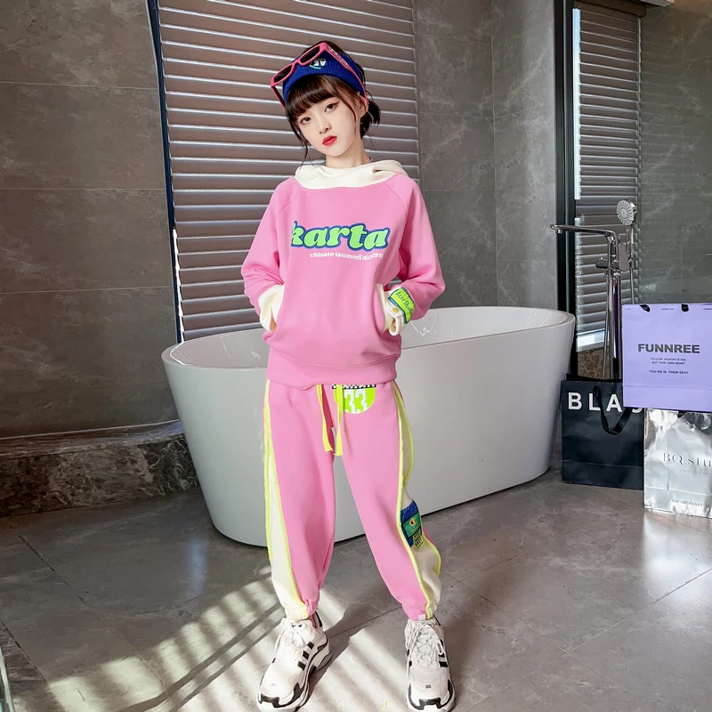 

Girls' autumn and winter clothes New children's autumn and winter sportswear Girls' hooded plush suit Free delivery