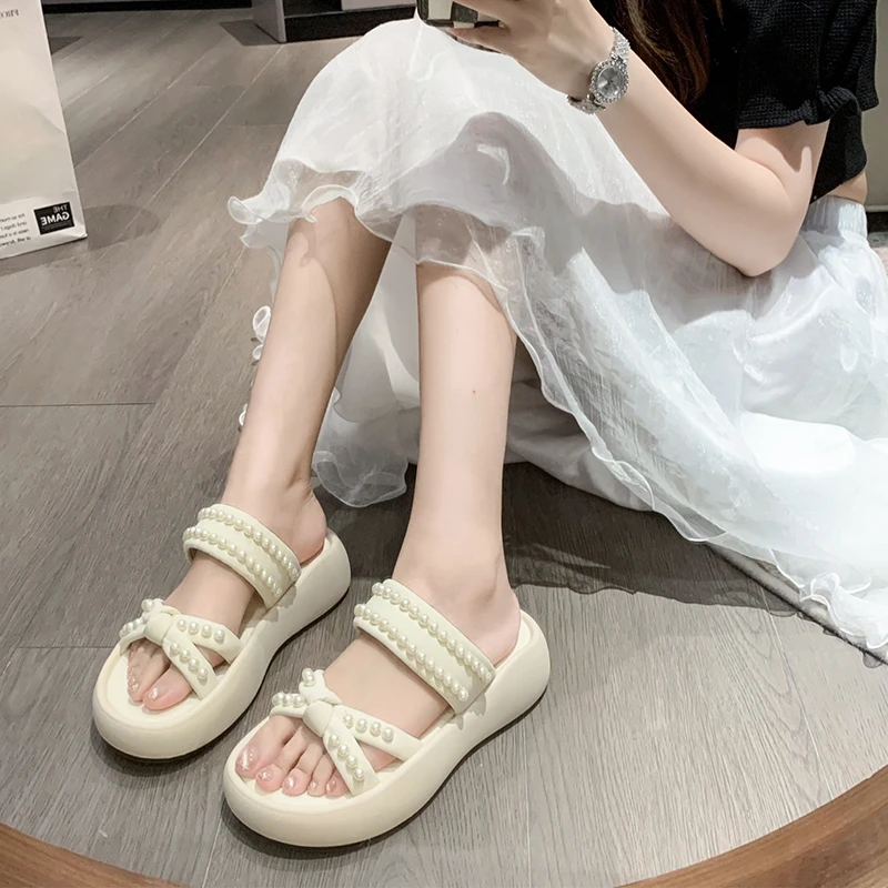 

Женские летние шлепанцы на нескользящей подошве, из ПУ кожи