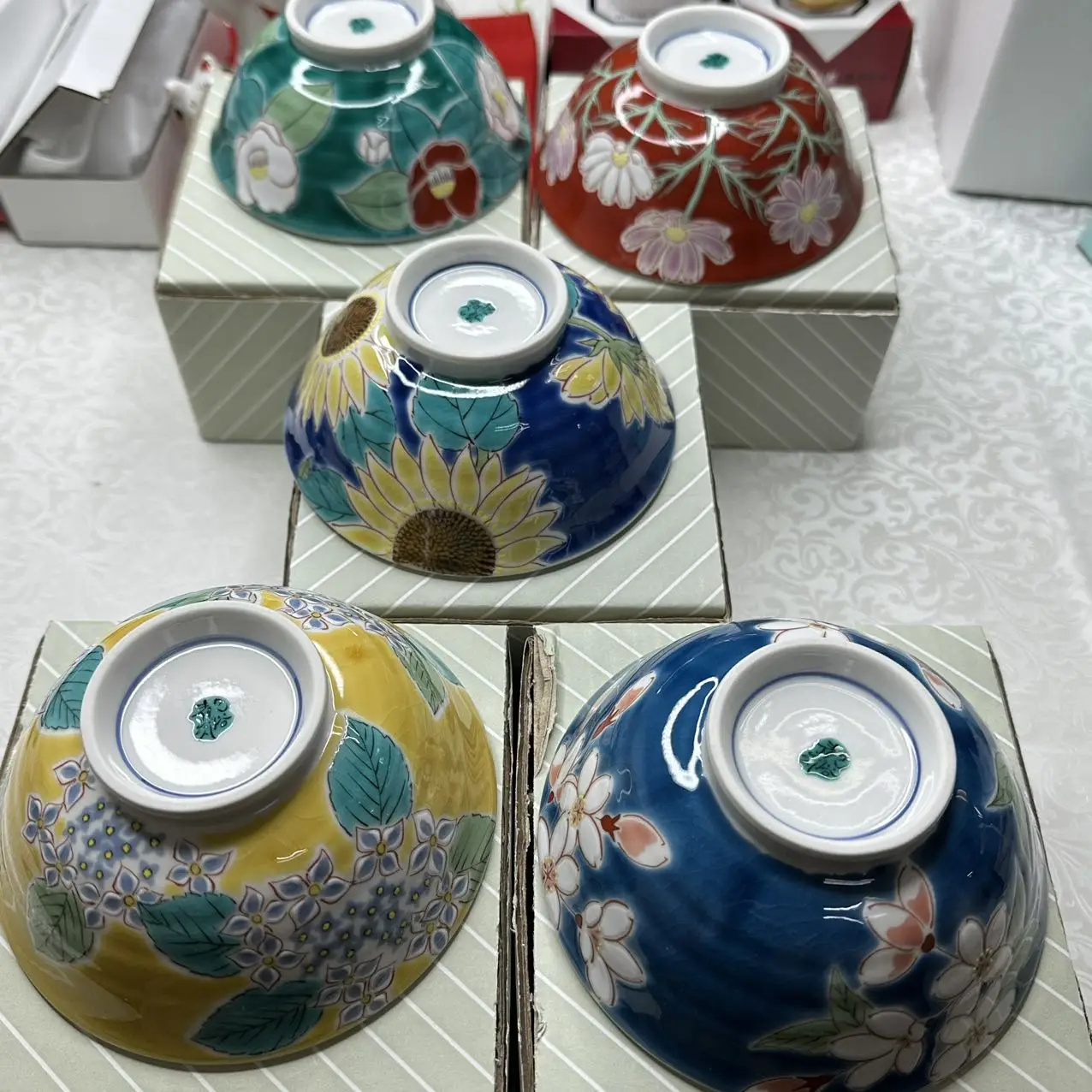 

Jiugu Shao [BEWIN Osaka Direct Delivery] Qingjiao Kiln Four Seasons Flower Rice Bowl Sk-251-255