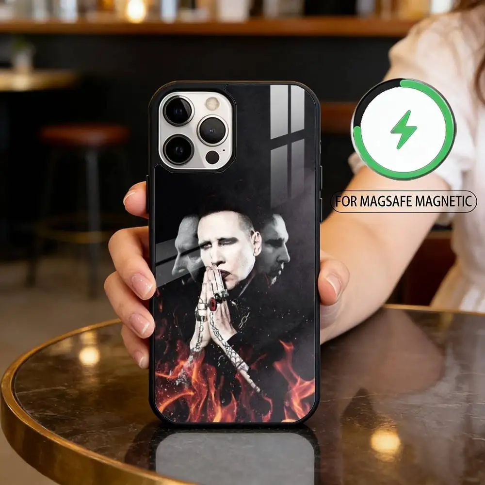 Фото Чехол для телефона M-Marilyn Singer Manson для iPhone 17, 16, 15, 14, 13, 12, 11 Plus, Pro Max с магнитным креплением для беспроводной зарядки Magsafe. №4