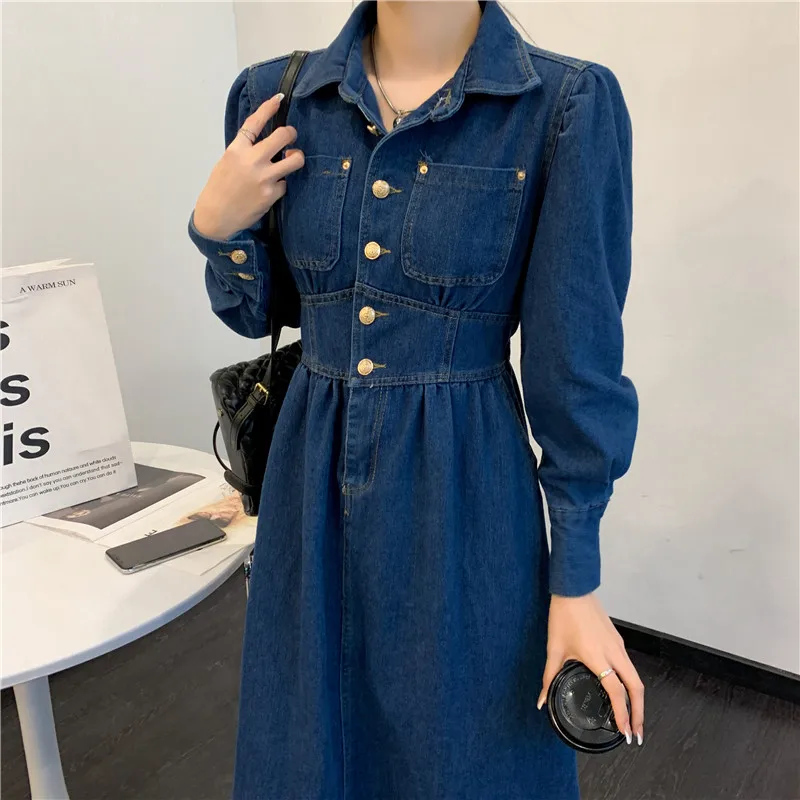 

Платье женское джинсовое средней длины, на пуговицах, с длинным рукавом