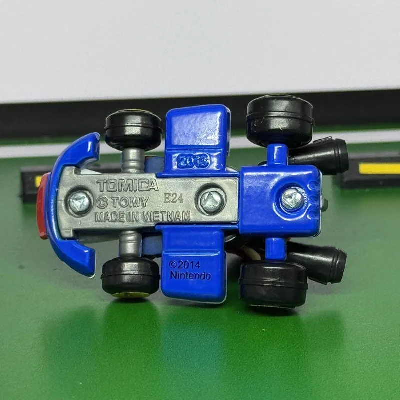 Фото TAKARA TOMY Dream Tomica №164 Mario Kart 8: Коллекционная модель автомобиля Марио из литого сплава – идеальный подарок для фанатов Nintendo и детей №5