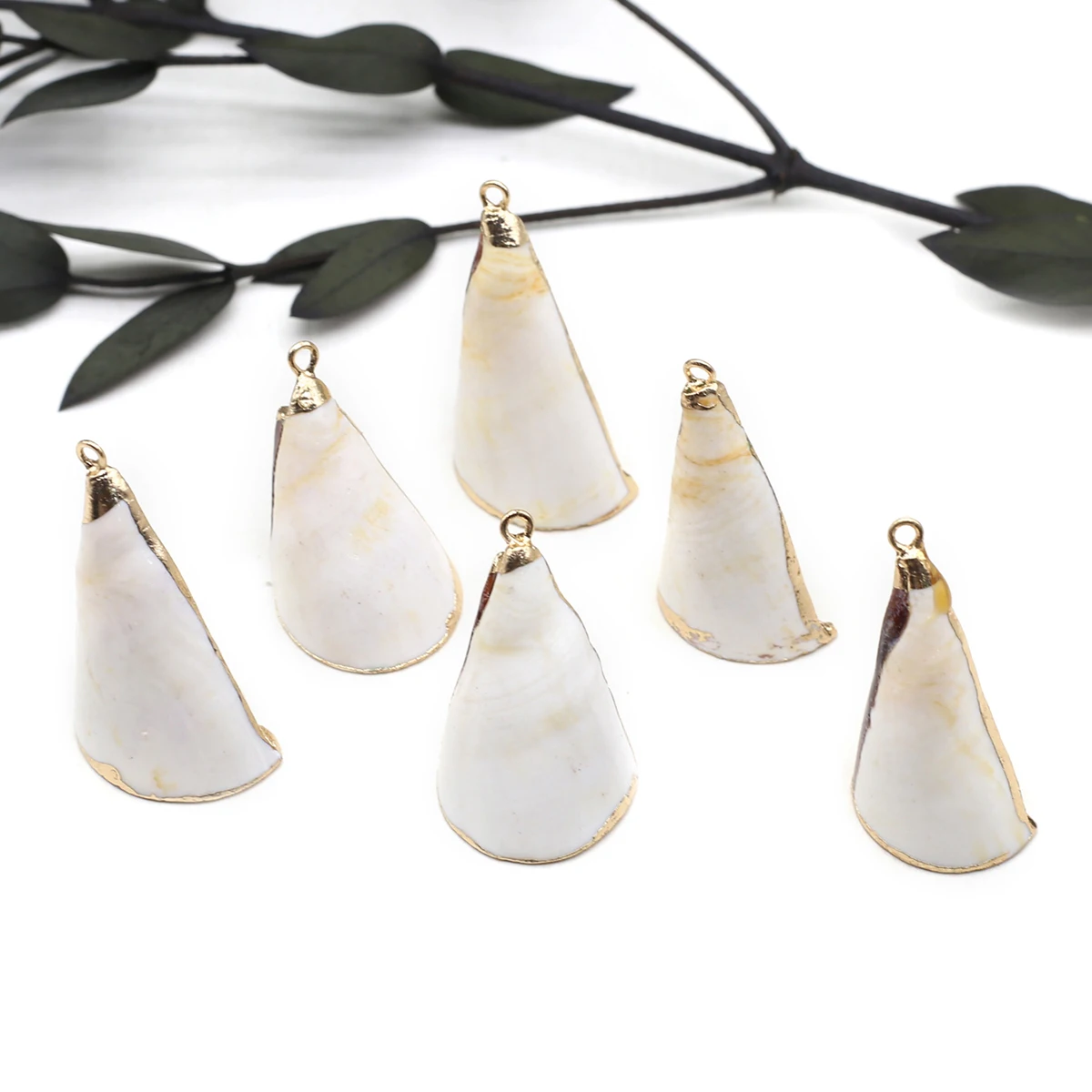 

20 PCS Wholesale Price Natural Freshwater Shell Triangle Cone Row Pendant Summer Beach Charm Jewelry Making DIY Accessories