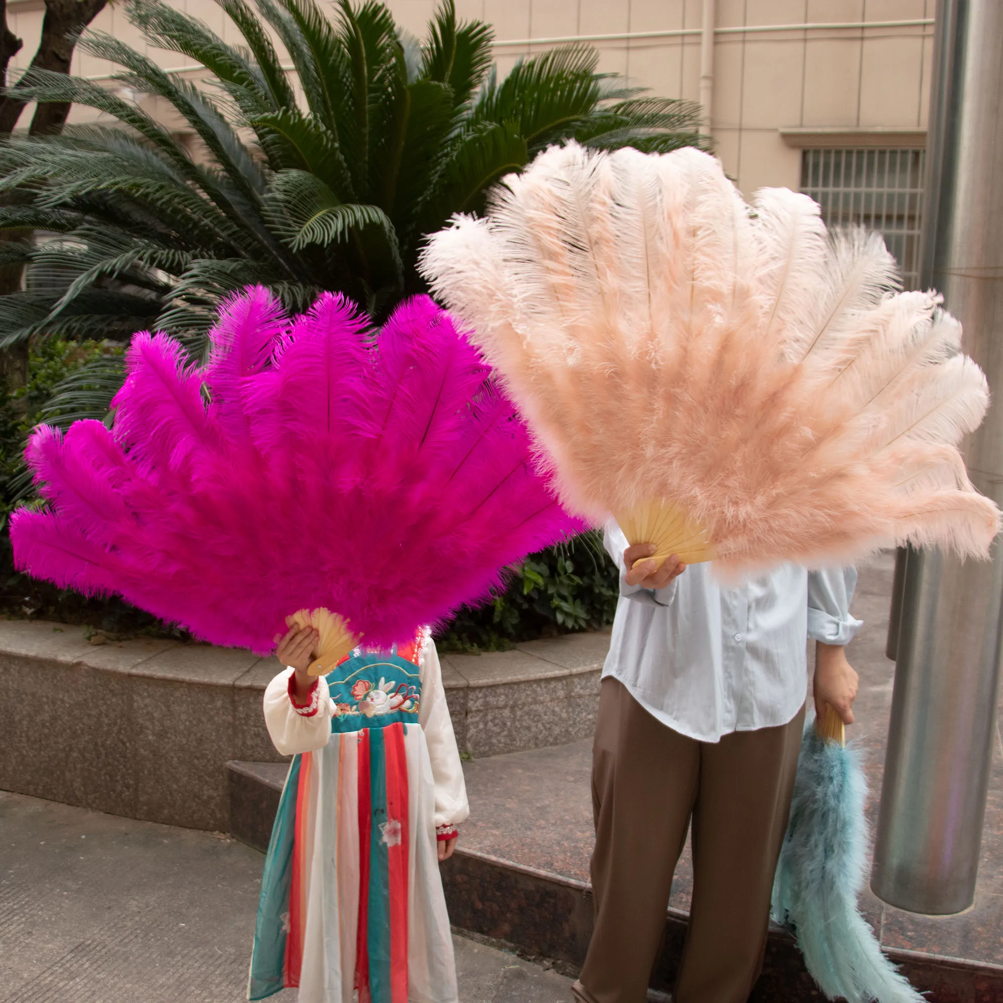

Красивый веер 100 см из розового страусиного пера, реквизит для танцевальной вечеринки, свадьбы, сцены, реквизит, карнавальные шлейфы, веер с 13 косточками для рукоделия