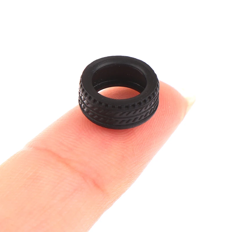 Модель автомобиля с покрышкой 1/64 20 шт.