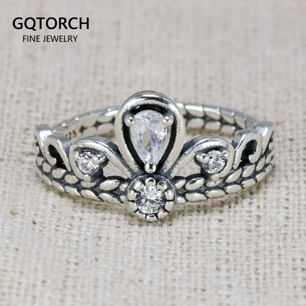 

Женское кольцо из серебра 925 пробы с фианитом