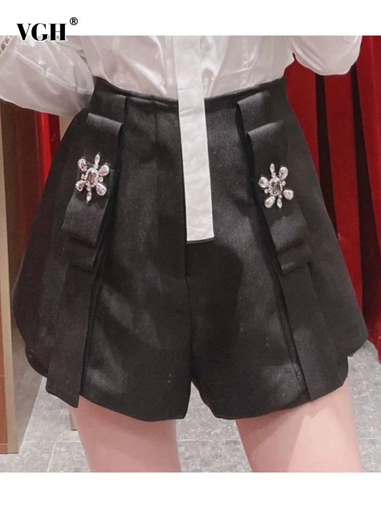 

VGH Casual Black Short For Women High Waist Patchwork Diamonds Floral Loose Straight Shorts Female 2022 Summer Fashion Clothing
