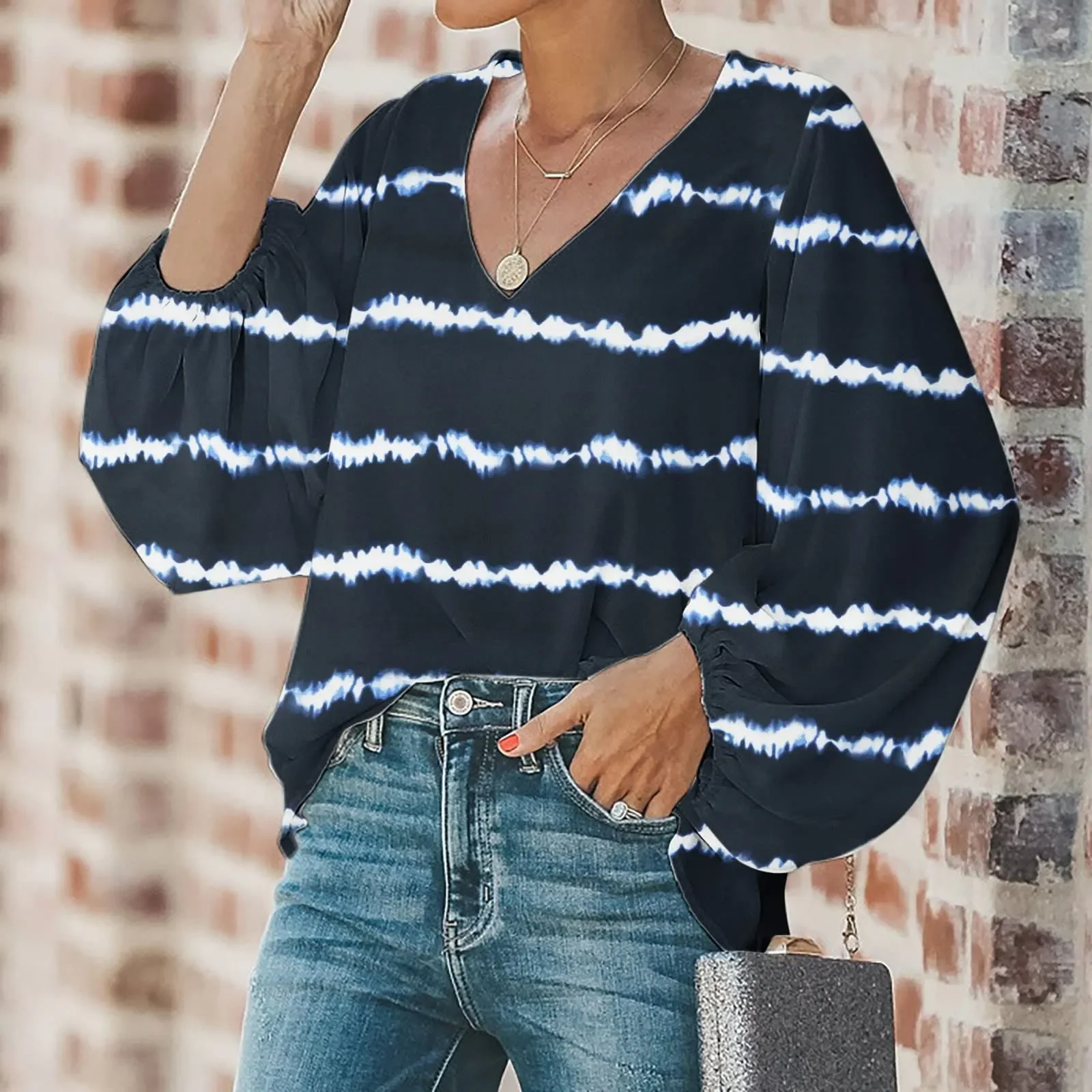 

2022 Fashion Women Elegant T-shirts V Neck Long Sleeve Top Lady Casual Gradient Color Lantern Sleeve Loose Fit Blouse