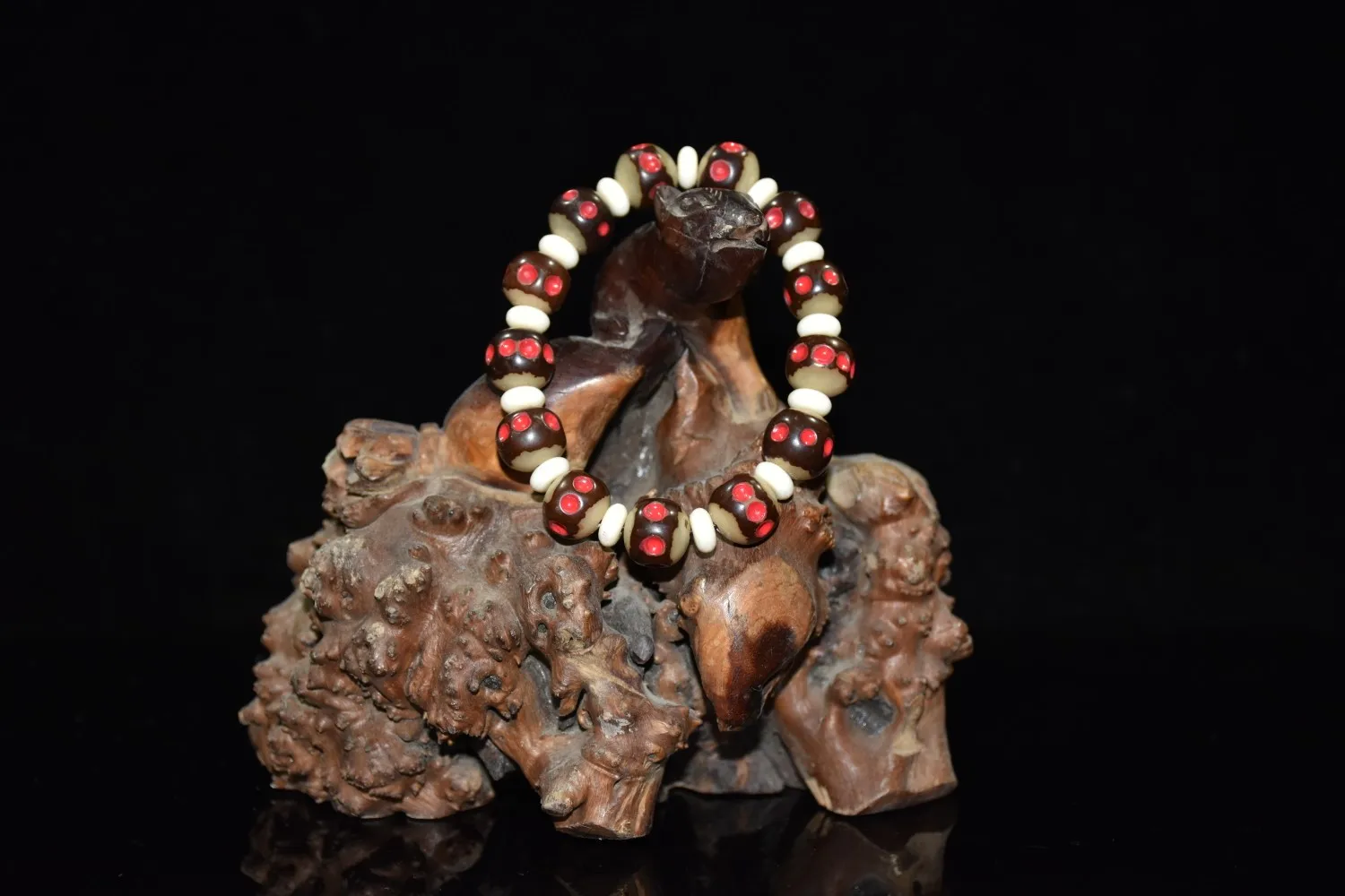 

Exquisite Imitation Bodhi Root Cinnabar Bracelet Ornament