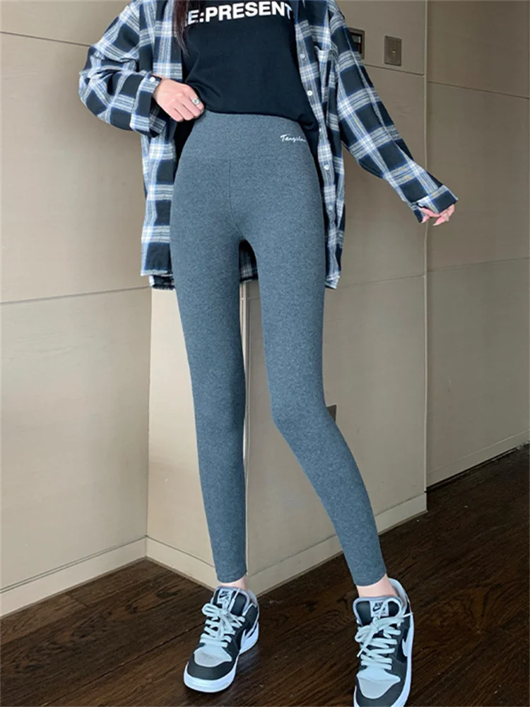 

Женские зимние леггинсы, облегающие серые пикантные спортивные обтягивающие теплые бесшовные леггинсы для фитнеса, флисовые бархатные термобрюки, женская одежда