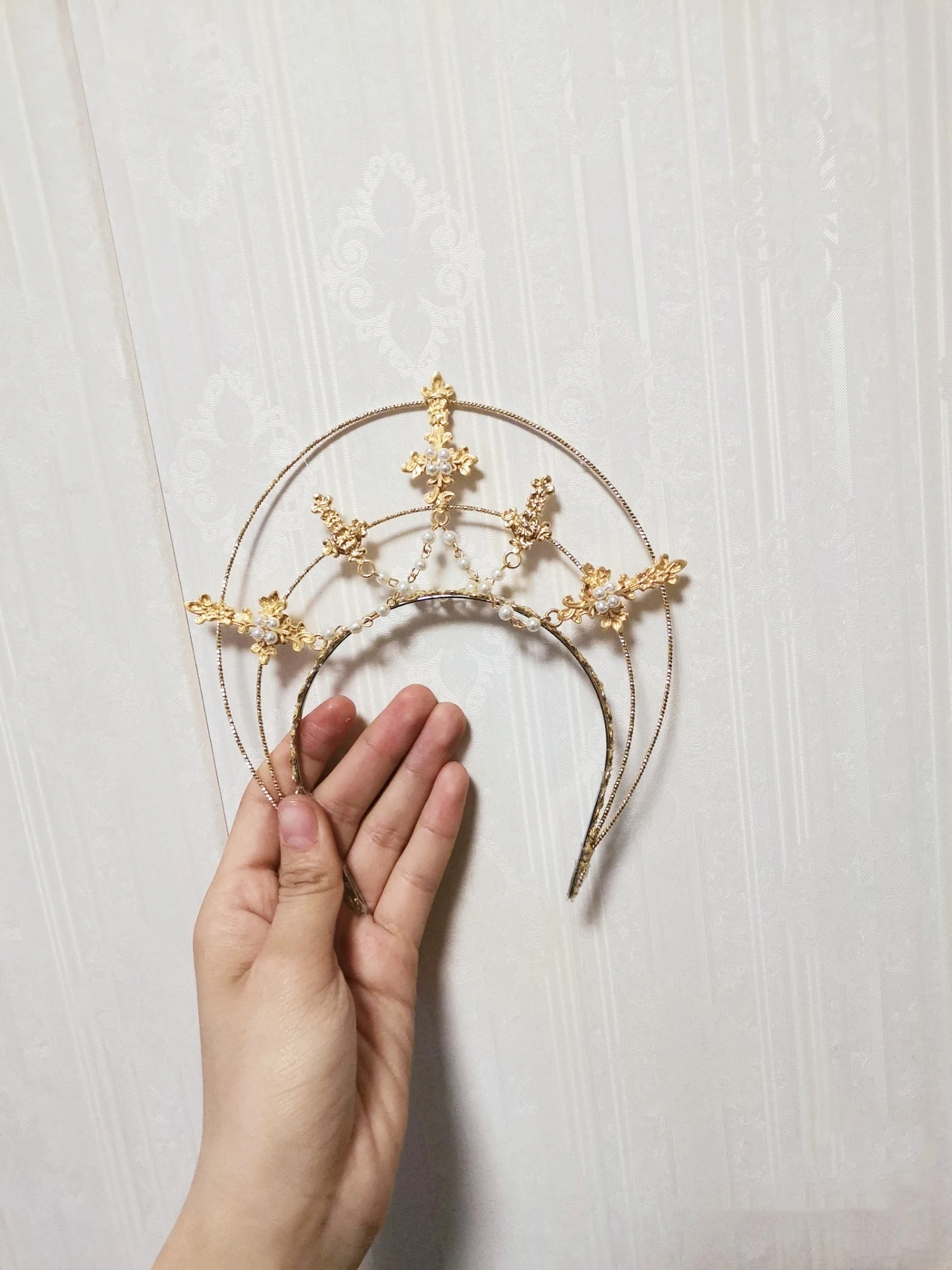 

Nice Gold Tiara, 1/6 1/4 1/3 Uncle Size BJD Headgear, Gorgeous Hair Crown 1 Piece