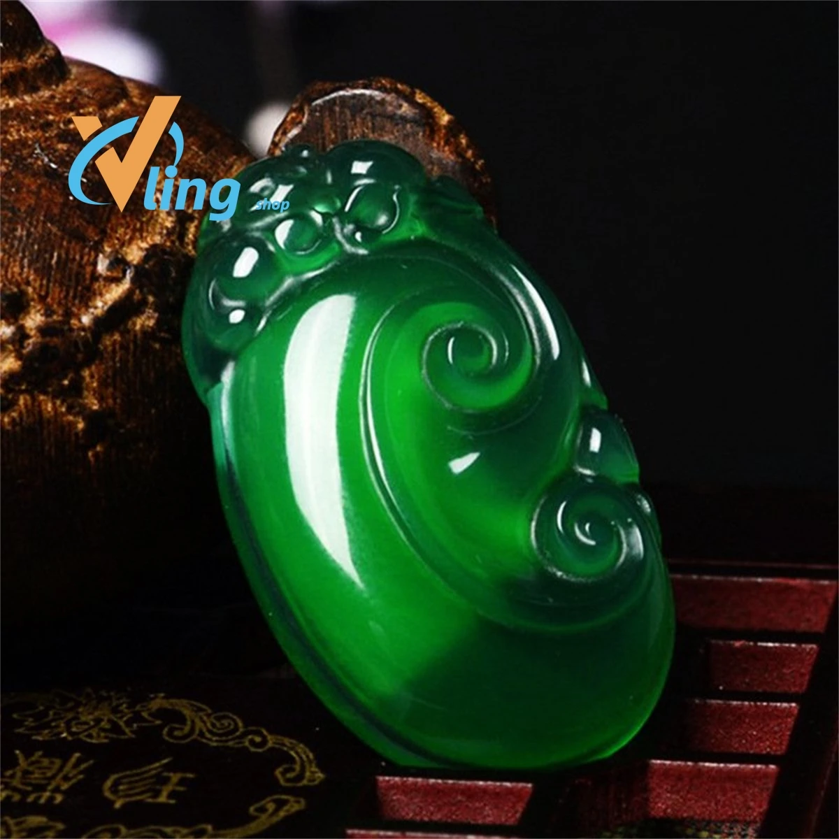 

Manufacturer Wholesales Agate Chalcedony Green Ruyi Pendants Jade Handicrafts Green And White Exquisite Fashion Gift Charm Retro