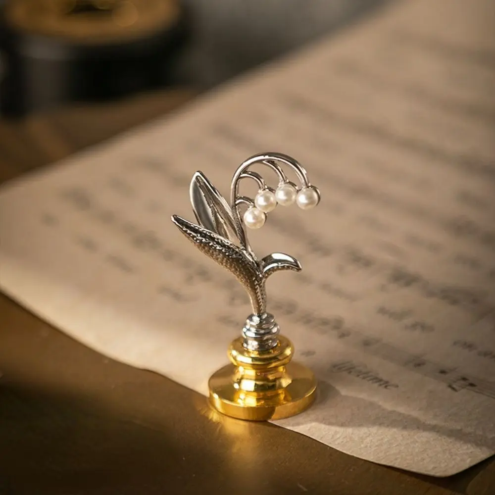 Рисунок 6 - Конверт, альбом, пригласительная