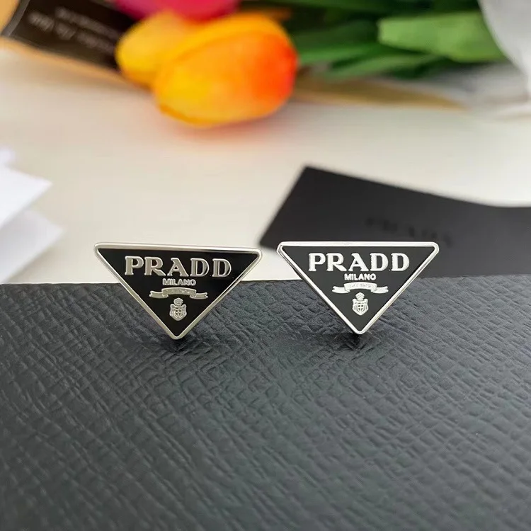 

Роскошная бижутерия, треугольные серьги, новинка 2022, высокое качество, ретро, простой треугольник, индивидуальный тренд, Женские аксессуары...