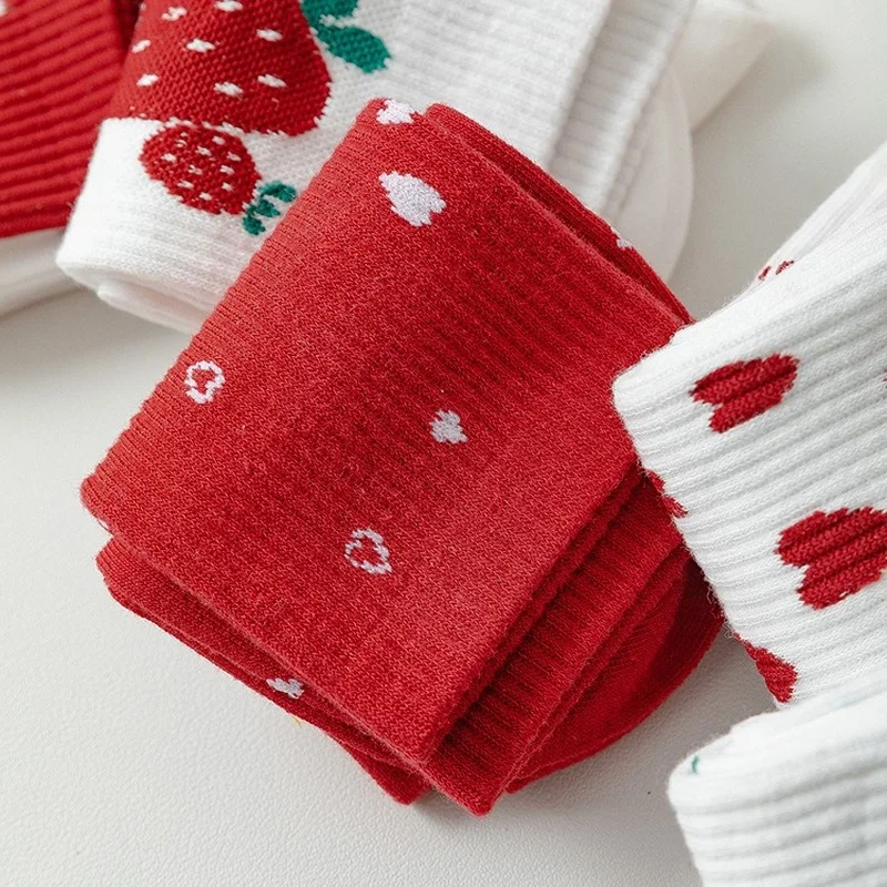 5 Pairs Hot Sales Fashion Harajuku Kawaii Cute Women Casual Socks Fruit Strawberry Cartoon Girl Cotton Socks