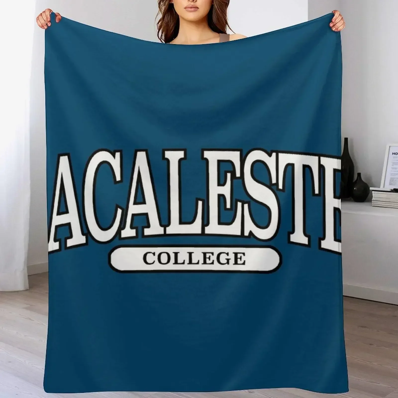 Фото Macalester College - плед с изогнутым шрифтом Serif, мягкий дышащий плед для ночного сна №4