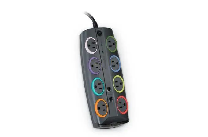 

8-выходное устройство для защиты от перенапряжения Kensington smartsocket Premium, черное