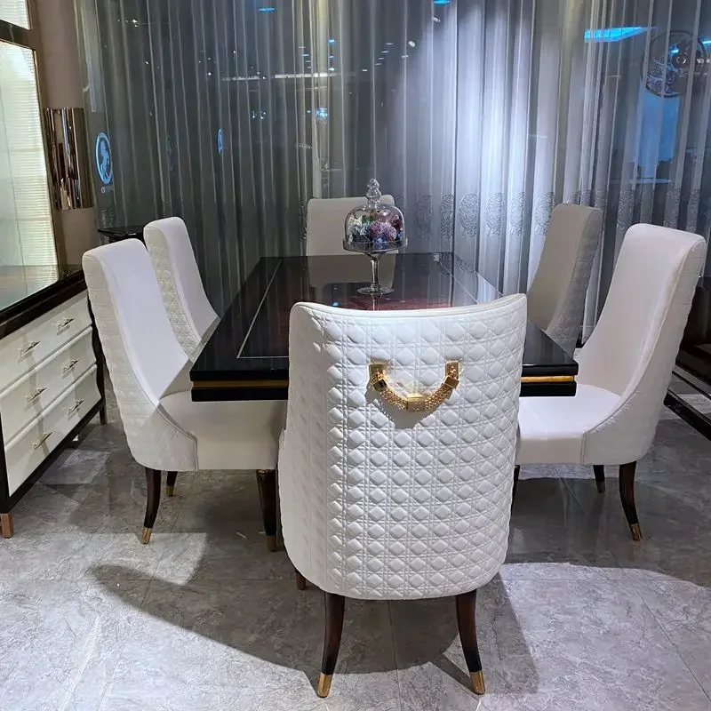 Рисунок 2 - Роскошный итальянский обеденный стол