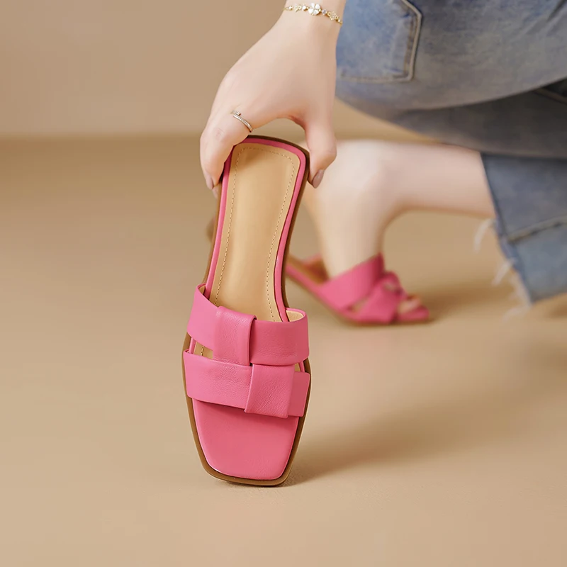 Женские шлепанцы JOZHAMTA из натуральной кожи на низком каблуке цвета в ассортименте