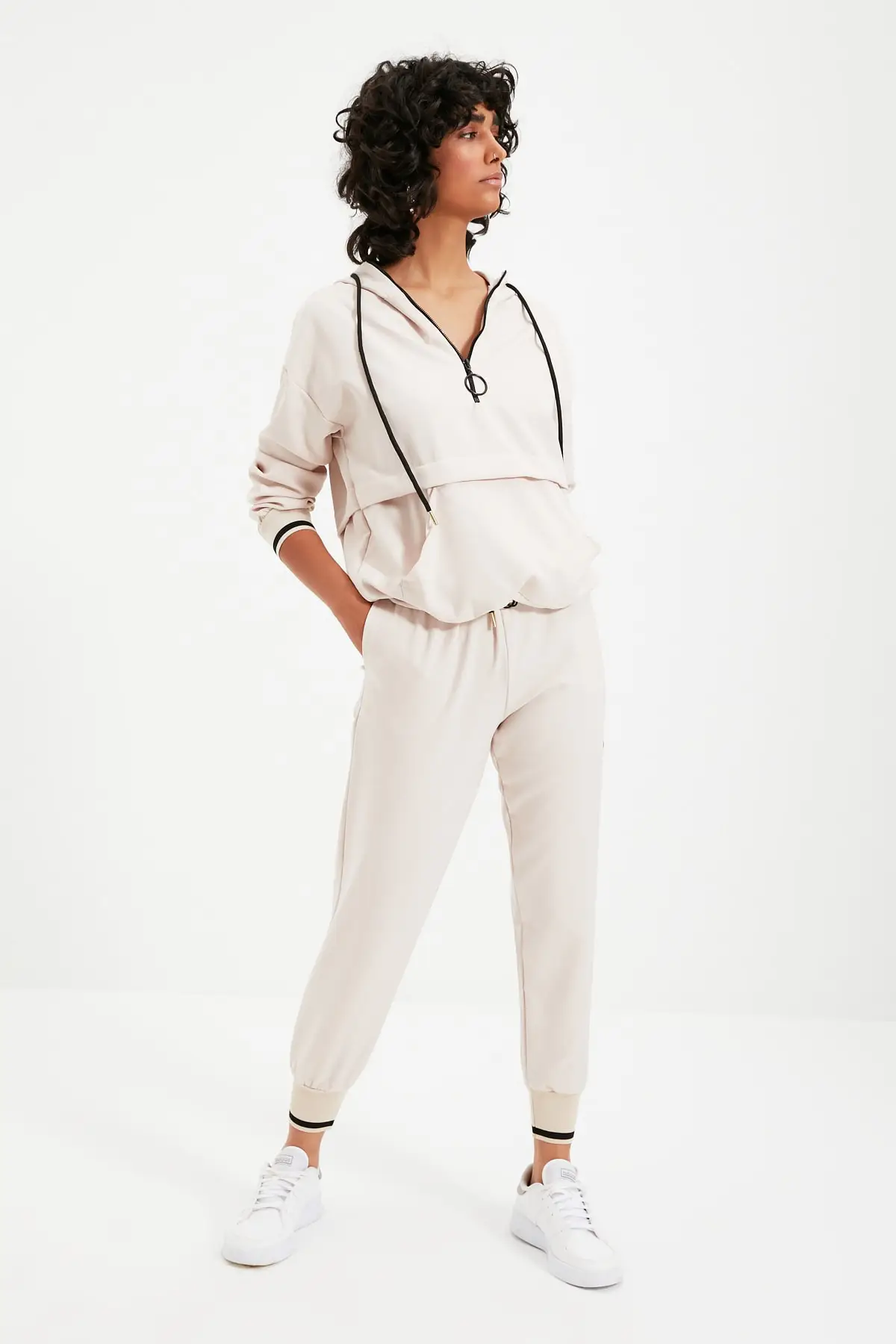 

Trendyol Hooded Bottom-Top Suit TWOAW22AU0111