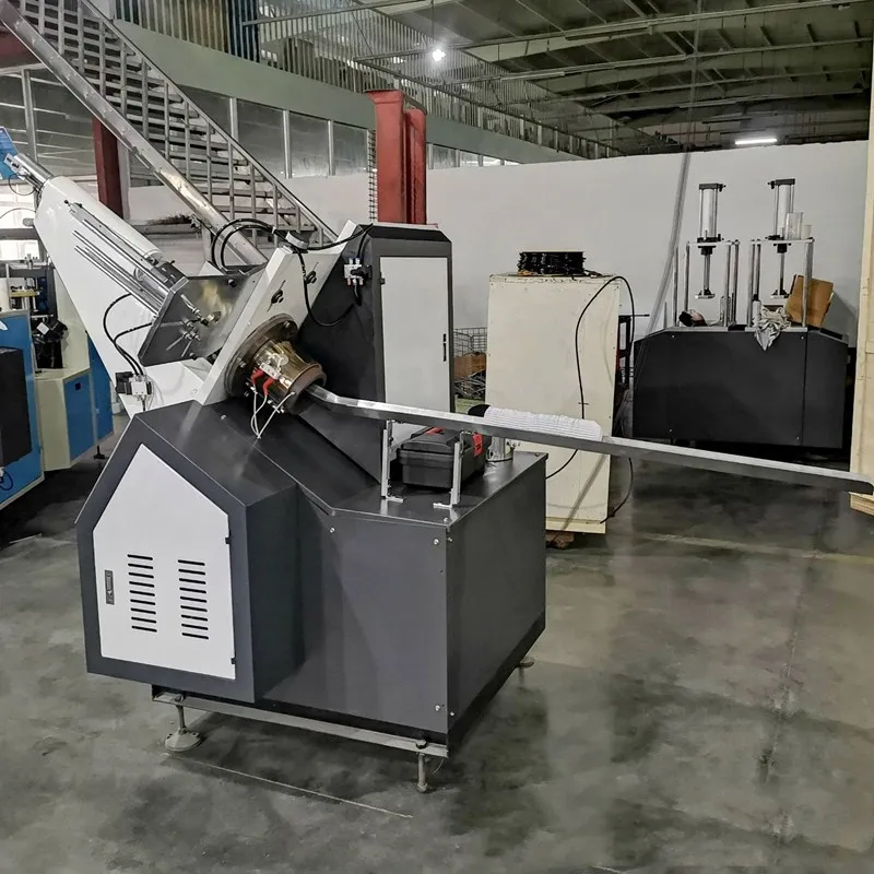 Полностью автоматическая машина для изготовления бумажных стаканчиков торта