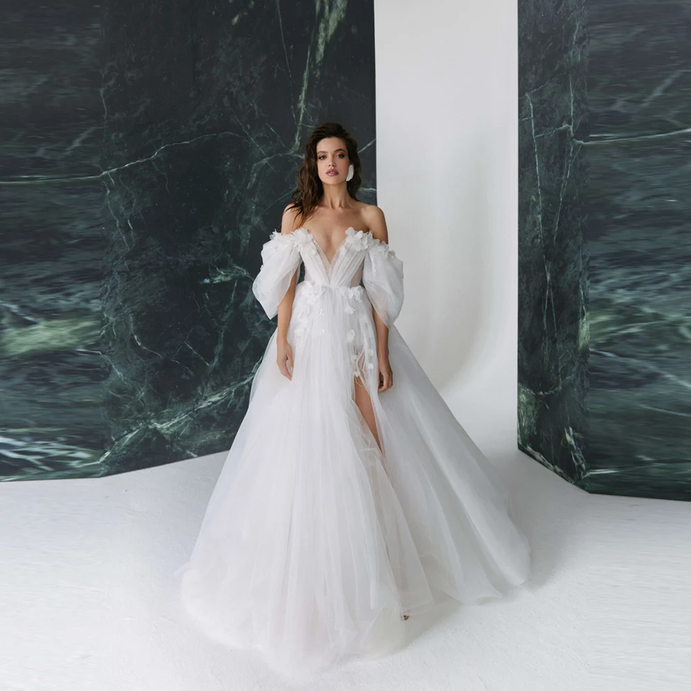 

Sexy White Wedding Dresses Deep V-Neck 3D Flowers With Puffy Sleeves Side High Split 2022 Charming A-Line Bridal Gowns Vestido