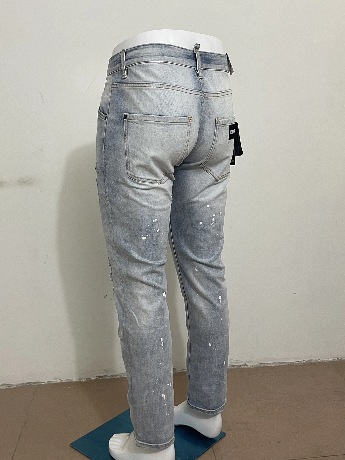 Spring/Summer 2023 new D2 fashion men wash and grind holes printing loose three-dimensional cut straight barrel blue jeans man