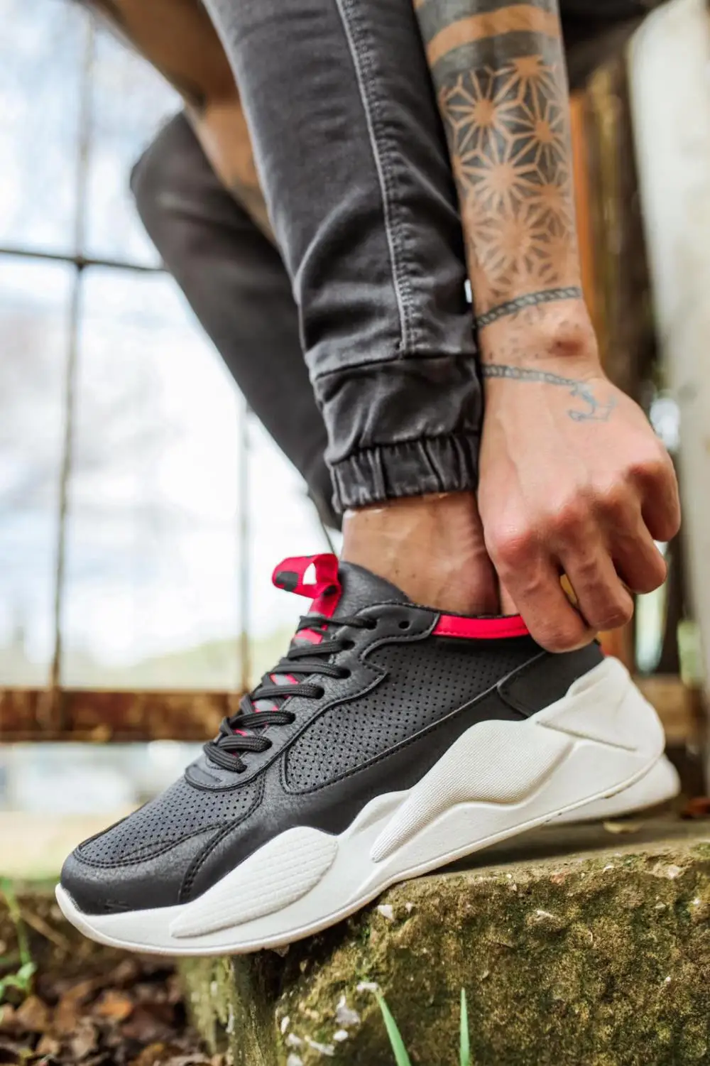 

Кроссовки Knack 606, черные, красные