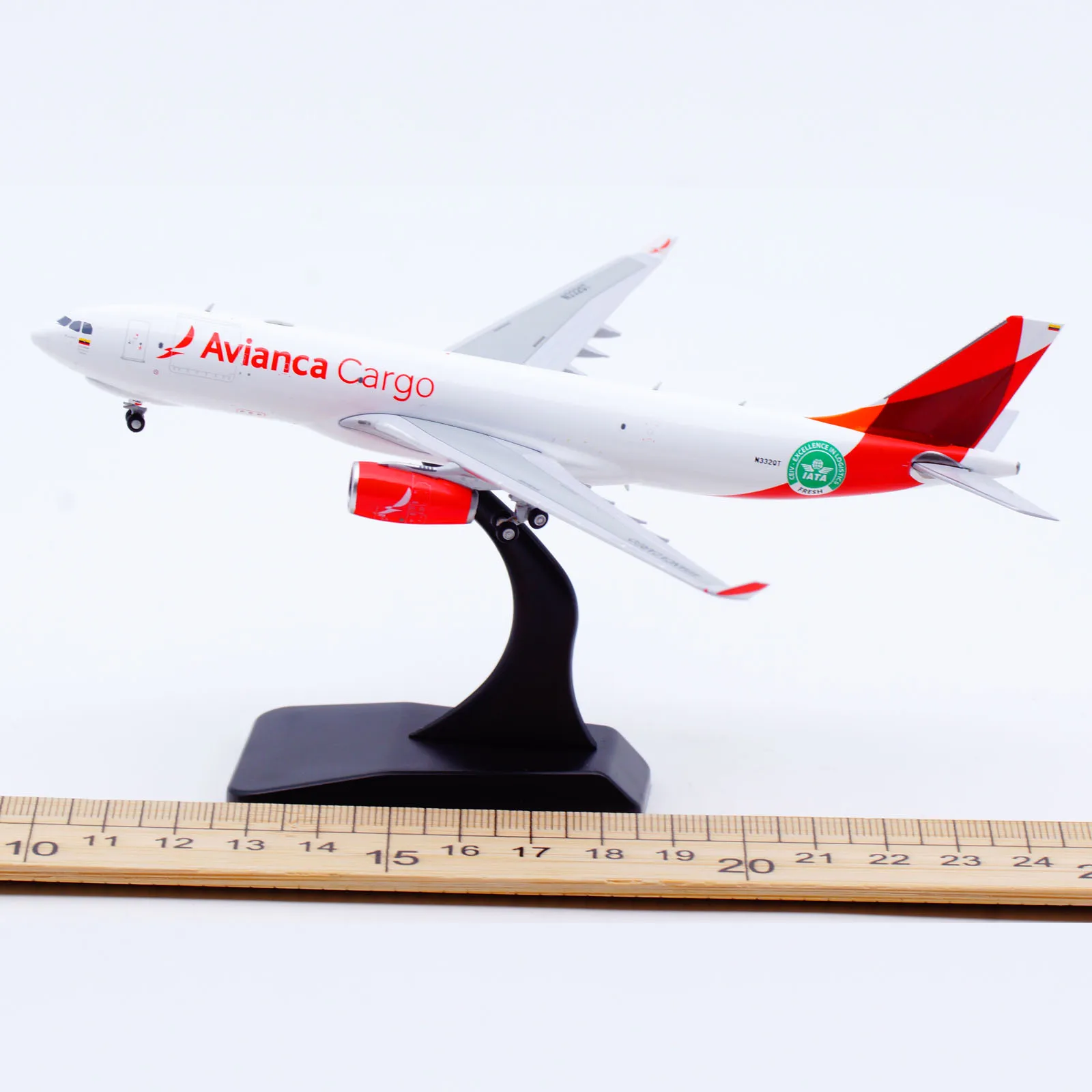 Фото Коллекционная модель самолета LH4364 из сплава, подарок, JC Wings 1:400, Avianca Cargo Airbus A330-200F, литая под давлением, N332QT, с подставкой №2