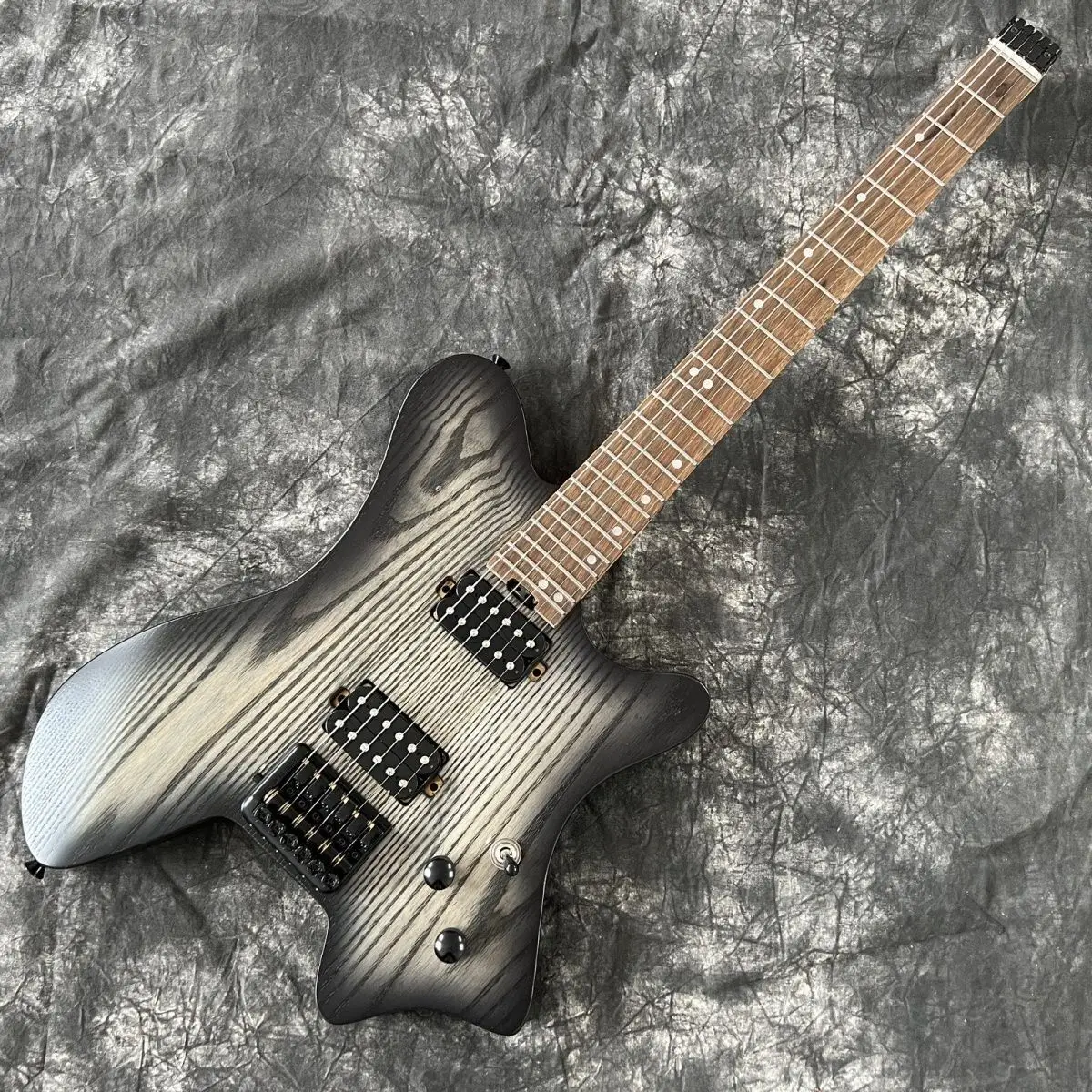 

Оригинальная Черная безголовая Электрогитара Горячая Распродажа Factory