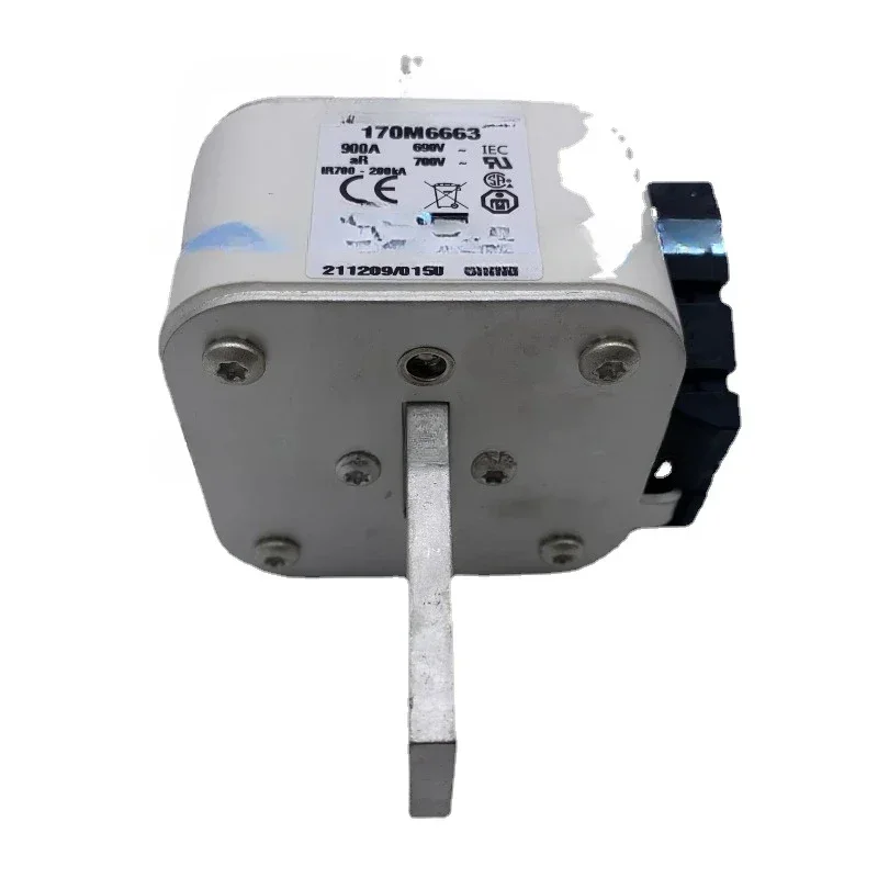 Модуль предохранителя 170M6663 170M6664 170M6665 170M6666 170M6667 170M6668 170M6669 170M6670 170M6671 690 В