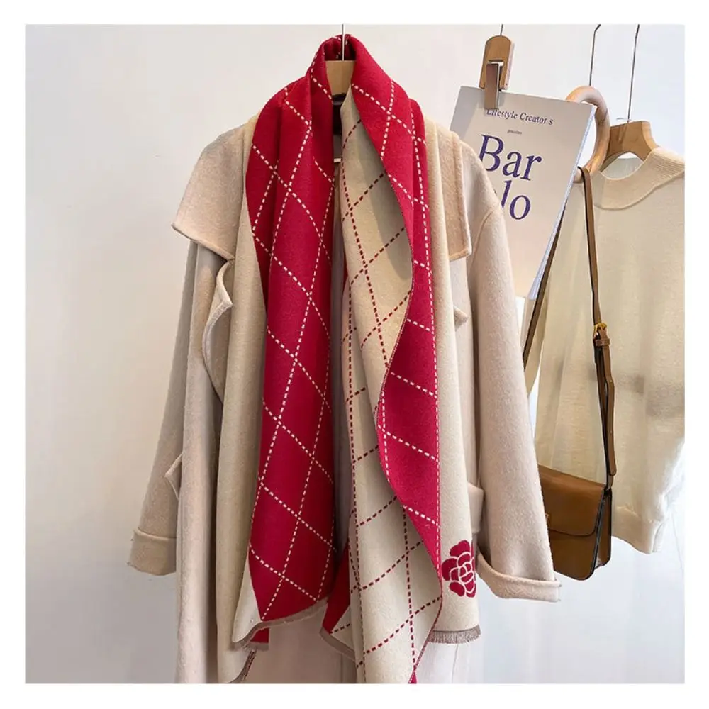 Женская осенне-зимняя теплая шаль с камелией утепленная длинная пашмина