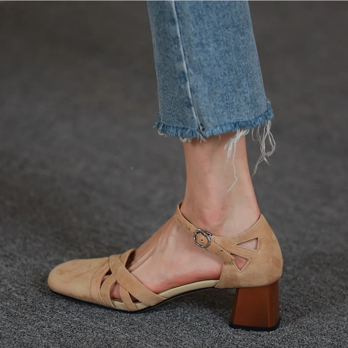 Сандалии-гладиаторы женские летние на квадратном каблуке 5 см