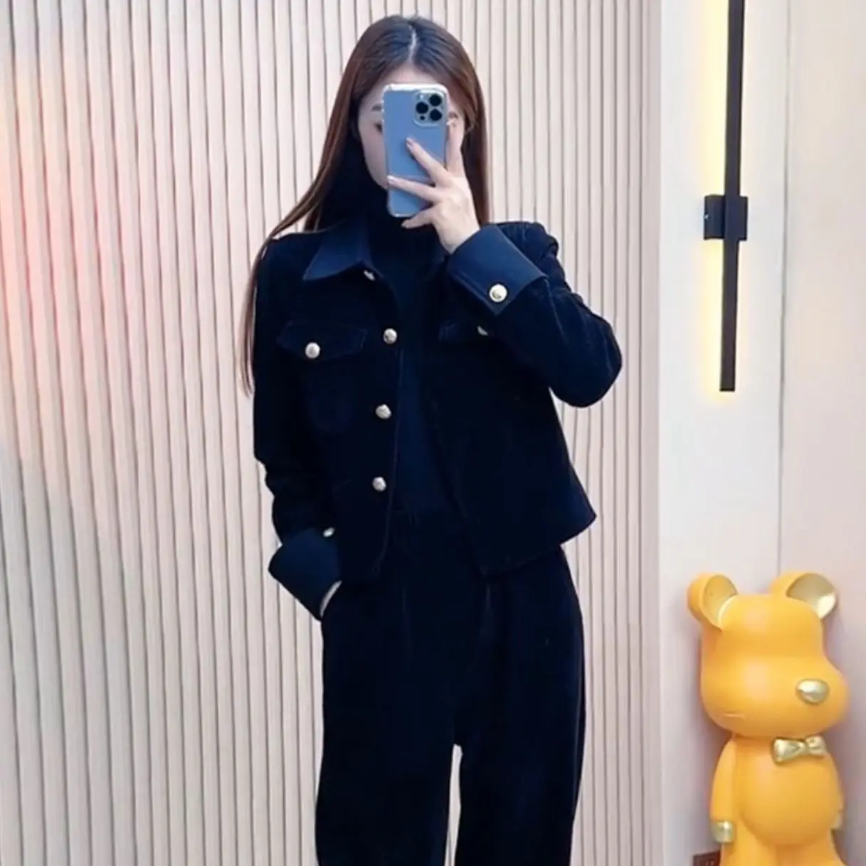 Женский вельветовый костюм