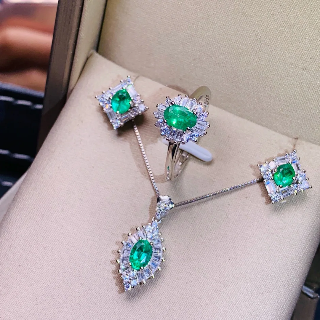 Женский ювелирный комплект из серебра 925 пробы, с изумрудами