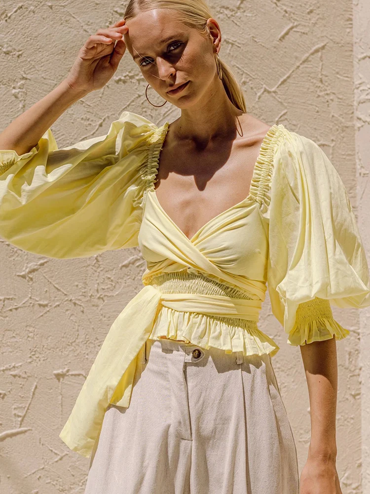 

YLJHQX 2022 Женская модная универсальная желтая футболка с поясом женские сексуальные топы с V-образным вырезом и коротким рукавом