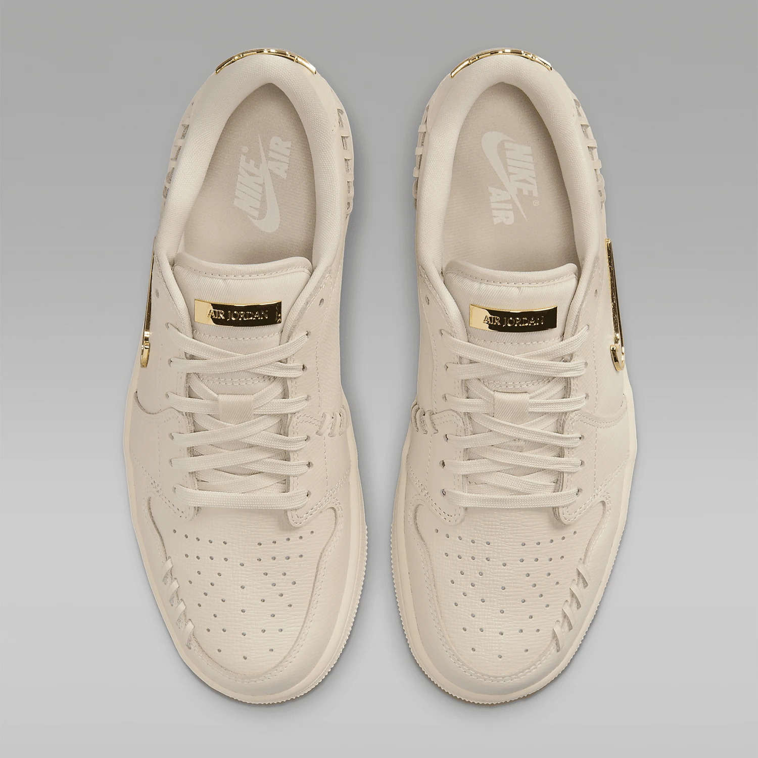 Фото Женские кроссовки Nike Authentic Air Jordan 1 MM Low Small Gold Hook FN5032-200 №4