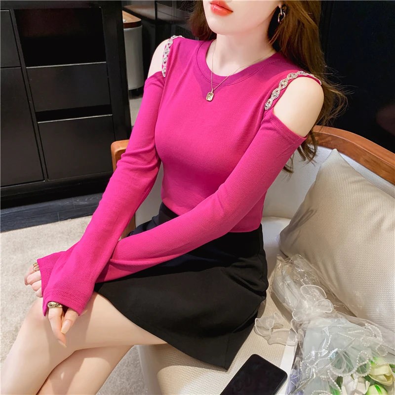 

Женская футболка с открытыми плечами, длинным рукавом и бусинами, на раннюю осень, новинка 2023, модные облегающие футболки в Корейском стиле, ...