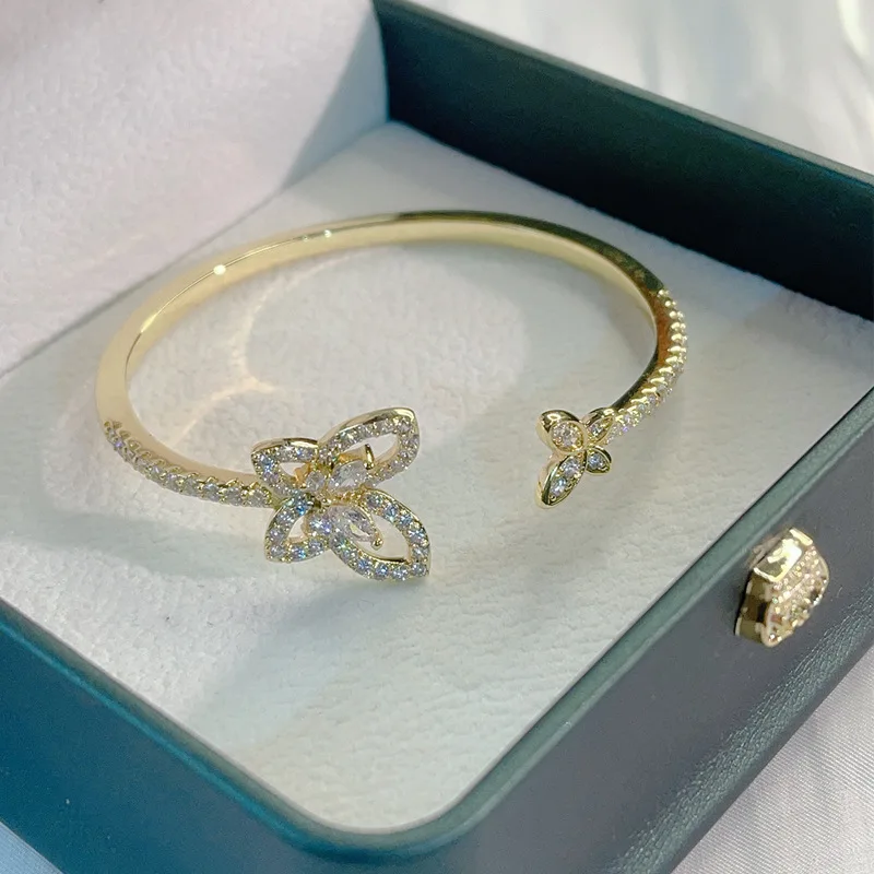 

Senior sense exquisite micro-inset zircon full drill butterfly bracelet opening design simple fashion temperament hand jewelry